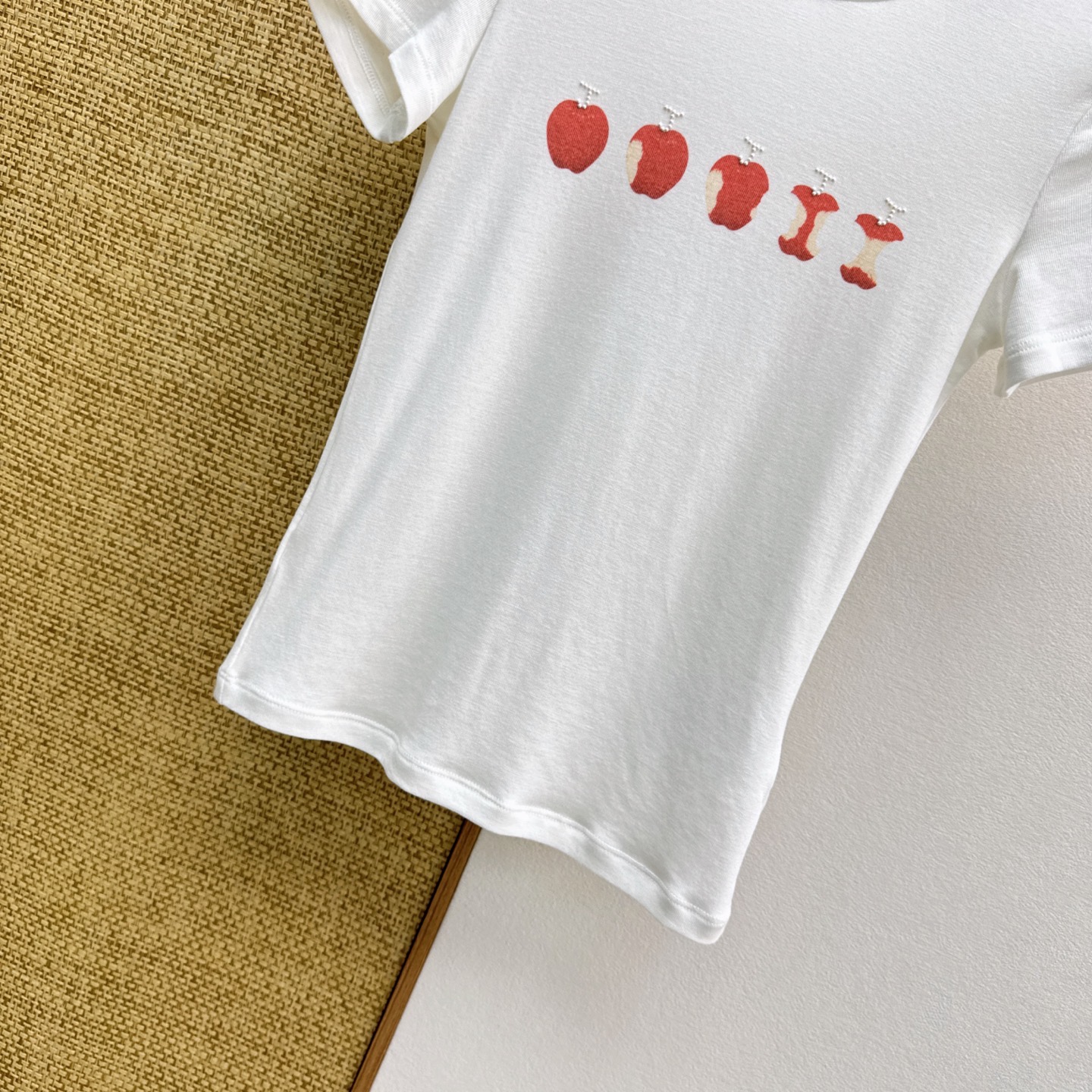Women's short sleeves